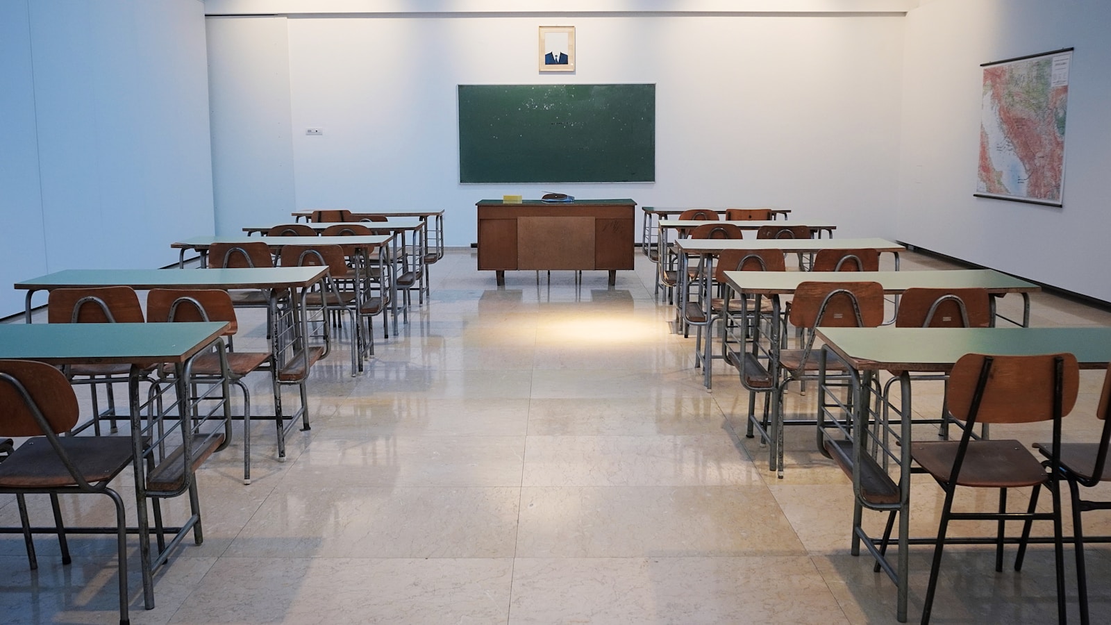 Education commercial facility